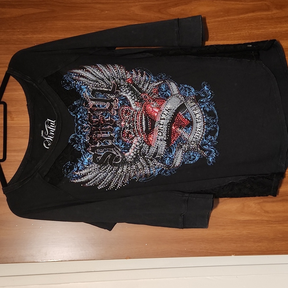 Sinful by Affliction 3/4 length shirt. Size L.